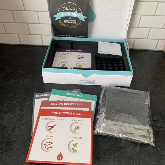 Doterra Other - NEW IN BOX‎ DoTERRA Aromatouch HAND Technique CLASS DEMONSTRATION Set Kit
